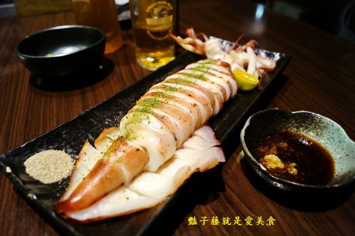 【新竹城隍廟美食】新竹Moibon炭火串燒．日式居酒屋也有好吃的美式炭烤沙朗牛排．甜點日式烤麻糬燒完美必點