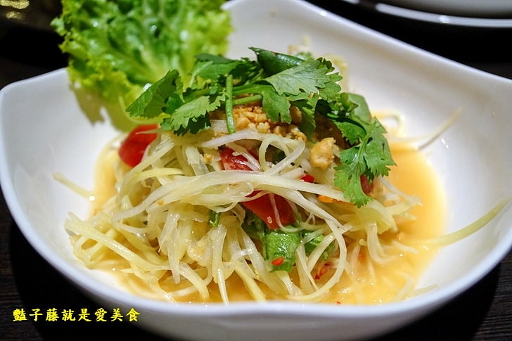 【泰食尚泰式餐廳】台中南屯泰式料理大墩店．紅咖哩炒椰汁豬搭泰國茉莉香米飯．咖哩草蝦滑蛋柔嫩好吃