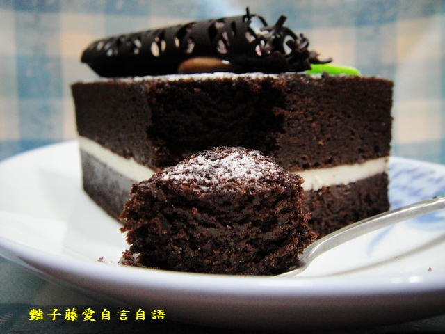 甜食糕點＆喜憨兒烘培屋。奧利酪巧克力乳酪蛋糕【豔子藤美食嚐鮮試吃報告】