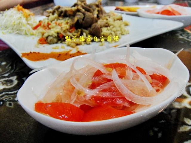 Oh My God 俄羅斯異國美食．烤肉串煨羊飯風味餐【豔子藤就是愛美食】