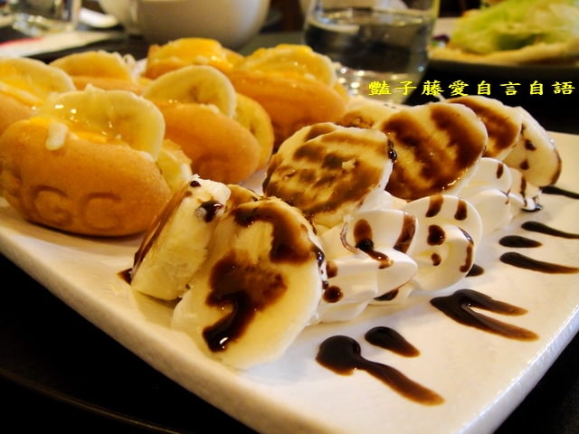 焗烤德式腸雞蛋糕大推．大坡咖啡館【豔子藤就是愛美食】