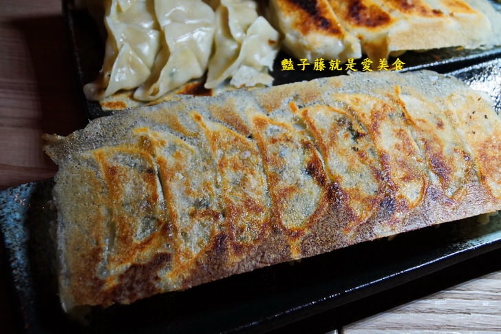 有喜屋日式煎餃．居酒屋專賣餃子．全台最酷餃子店【豔子藤就是愛美食】