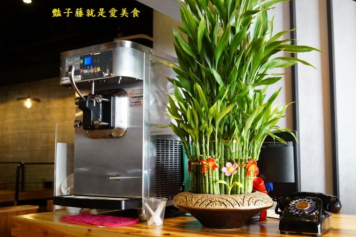 【紙鶴壽喜燒】中科壽喜燒吃到飽.西屯鍋物.壽喜昆布鴛鴦鍋.安格斯霜降牛和牛五花吃得過癮