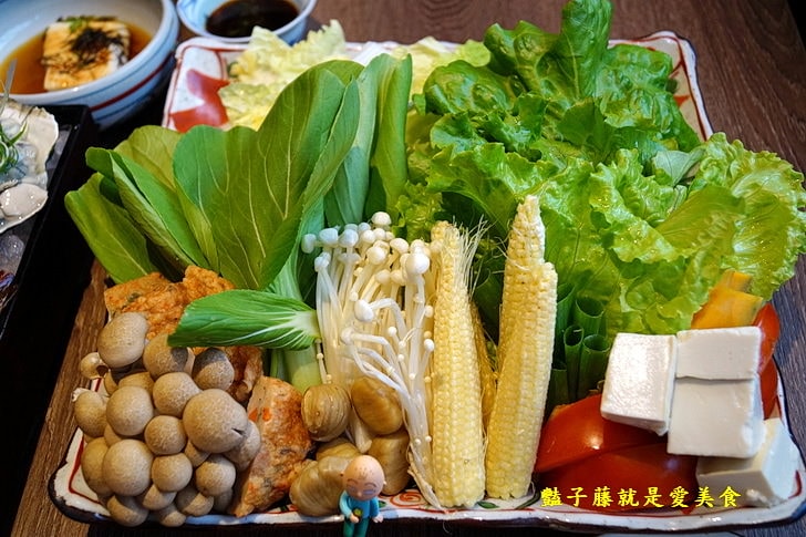 【鮨樂海鮮市場】台中日式超市.海裡游的陸上跑的都在海陸火鍋.粥底精華鮮味雜炊怎麼就這麼好吃啊