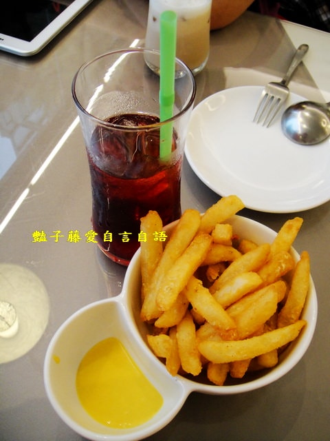 台中異國美食＆亞加珞義式廚房焗烤燉飯義大利麵披薩吃到飽【豔子藤就是愛美食】