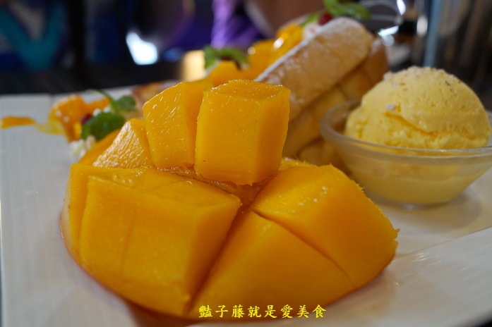 鯊魚咬吐司．就是愛芒果布丁吐司．香蕉巧克力叢林鬆餅誰受得了啊！【豔子藤就是愛美食】