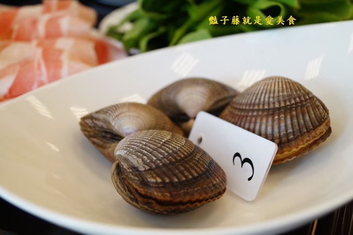 【蒸龍宴】台中大雅美食海鮮餐廳.秋蟹肥美.波士頓龍蝦鮮甜彈牙.精華粥底人間美味.蒸氣養生海鮮館.蒸食好料理