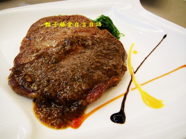 台中異國美食＆亞加珞義式廚房焗烤燉飯義大利麵披薩吃到飽【豔子藤就是愛美食】