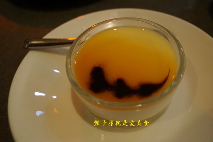 台中異國美食．昨日花卷跨界料理．血汗捏造牛肉堡招牌花卷好食【豔子藤就是愛美食】