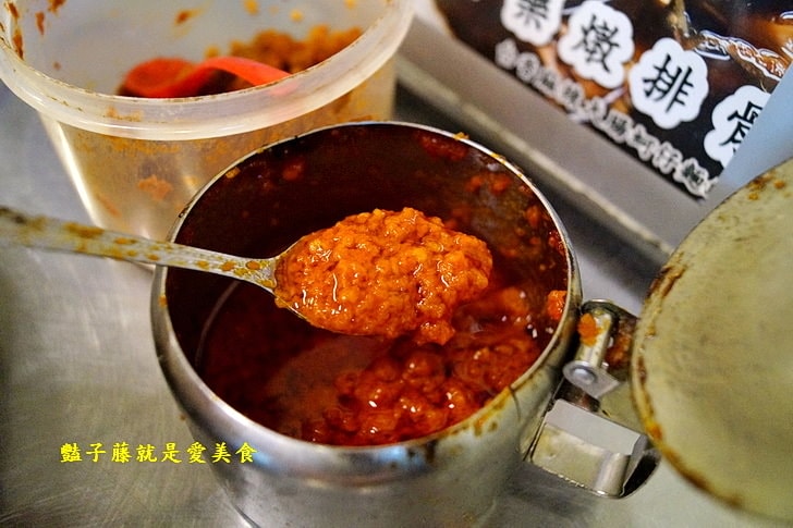 【台香麻辣大腸蚵仔麵線】台中西屯30年代傳統小吃.祖傳藥燉排骨.地瓜碰芋圓.古早味冬瓜茶配香雞排花枝丸