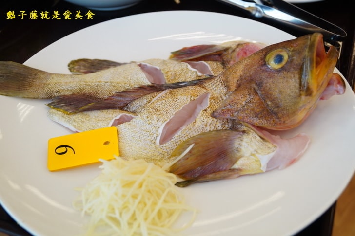 【蒸龍宴】台中大雅美食海鮮餐廳.秋蟹肥美.波士頓龍蝦鮮甜彈牙.精華粥底人間美味.蒸氣養生海鮮館.蒸食好料理