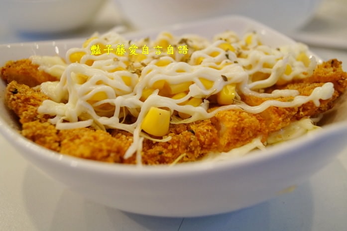 台中平價美食牛肉丼飯．凱撒盒子史上最Q起司米烏龍麵必吃推薦【豔子藤就是愛美食】