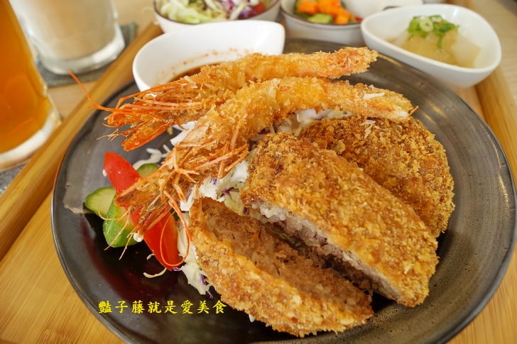 【光蠟樹喫茶館】台中下午茶.QQ珍珠冰淇淋鬆餅.丹麥金磚吐司.奶蓋綠茶.抹茶綠拿鐵.豔子藤美食地圖