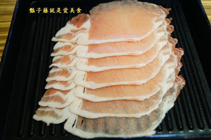 【紙鶴壽喜燒】中科壽喜燒吃到飽.西屯鍋物.壽喜昆布鴛鴦鍋.安格斯霜降牛和牛五花吃得過癮