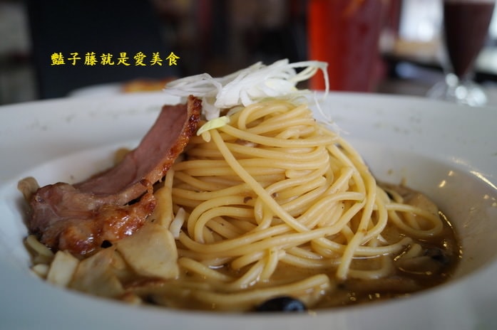 【彰化員林火車站美食】原覺咖啡．沒有湯的瑞士起司鍋．豔子藤就是愛美食
