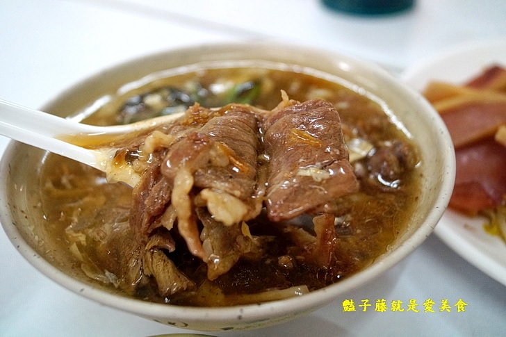 【大雅正統魷魚羹羊肉羮】台中大雅在地小吃．食尚玩家報導台灣小吃．羊肉炒飯與魷魚羹和肉角飯是人氣招牌