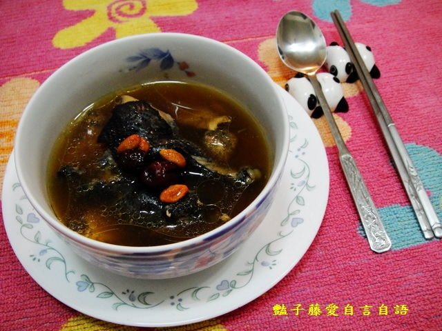 豔家廚房＆薑母烏骨雞湯。冬季滋補好湯簡單料理【豔子藤就是愛美食】