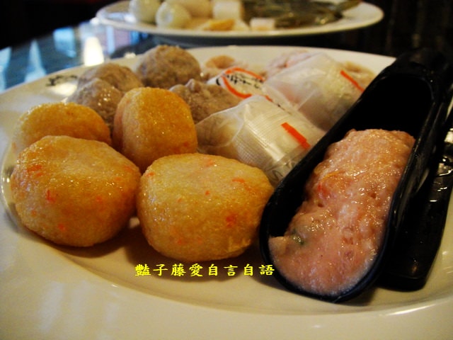 台中鍋物料理＆小蒙牛頂級麻辣養生鍋。杯裝哈根達斯吃到飽【豔子藤就是愛美食】登上聯合新聞網首頁
