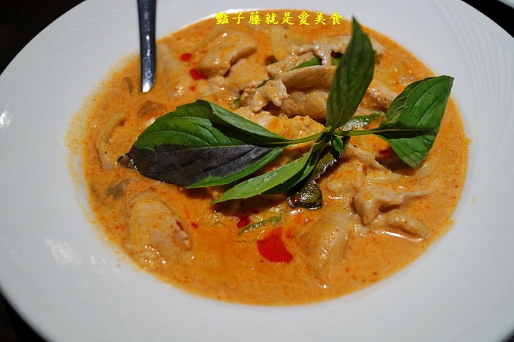【泰食尚泰式餐廳】台中南屯泰式料理大墩店．紅咖哩炒椰汁豬搭泰國茉莉香米飯．咖哩草蝦滑蛋柔嫩好吃