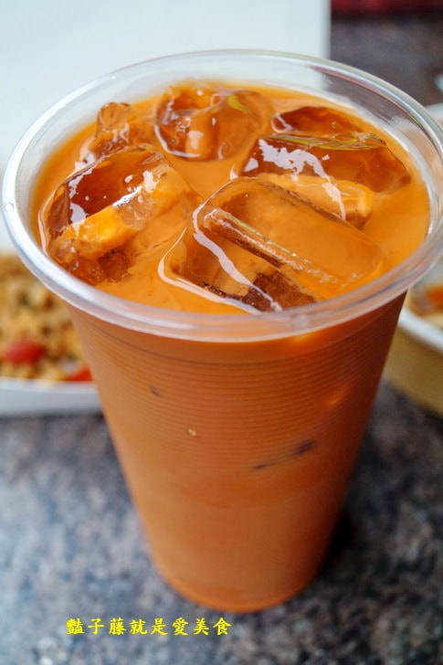 【泰后月亮蝦餅】台中一中街美食.晚餐吃什麼?泰式海鮮涼拌泡麵.打拋豬肉飯.爆漿起司蝦餅.泰式料理吃飽飽
