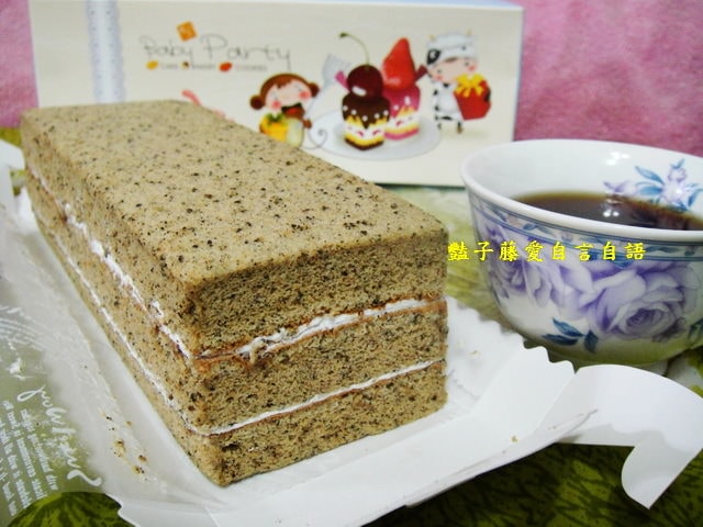 甜食糕點＆世唯烘培坊日月潭紅茶蛋糕。微笑甜度軟綿順口【豔子藤美食嚐鮮試吃報告】