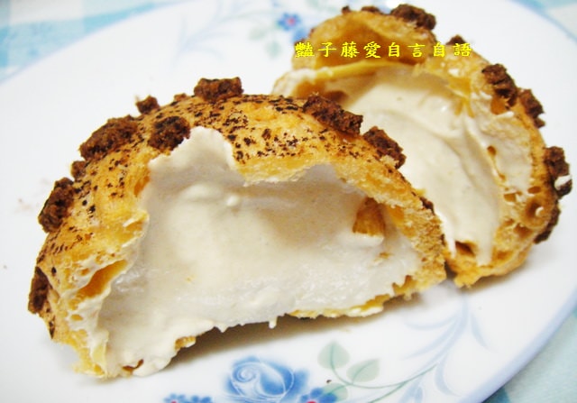 甜食糕點＆克朗奇手作爽脆泡芙。現吃現灌好吃又好玩【豔子藤美食嚐鮮試吃報告】