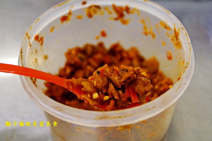 【台香麻辣大腸蚵仔麵線】台中西屯30年代傳統小吃.祖傳藥燉排骨.地瓜碰芋圓.古早味冬瓜茶配香雞排花枝丸