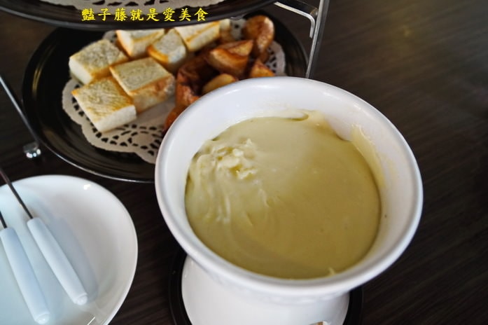 【彰化員林火車站美食】原覺咖啡．沒有湯的瑞士起司鍋．豔子藤就是愛美食