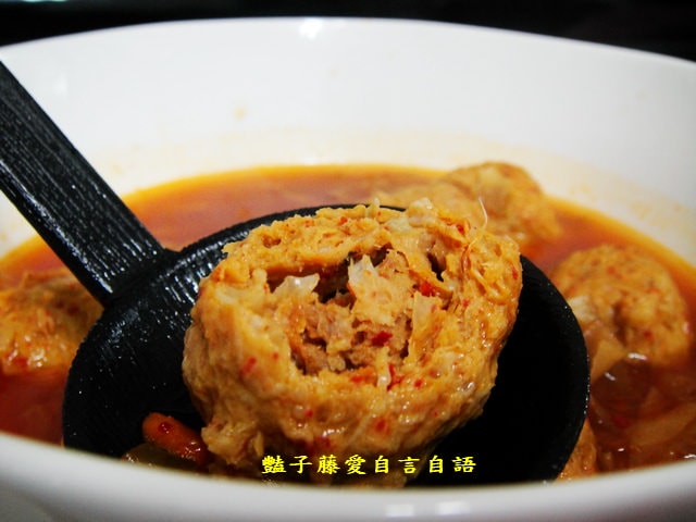煲炖湯品＆活叻小丸子。三鮮貢丸+芋頭貢丸+泡菜貢丸爆汁超好吃【豔子藤美食嚐鮮試吃報告】