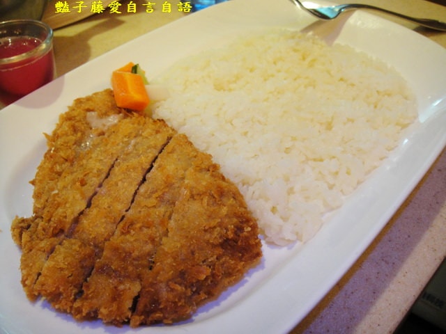 台北異國美食＆茄子歐風咖哩。藍帶豬排咖哩+蛋包飯炸雞塊品嚐美味【豔子藤就是愛美食】登上聯合新聞網首頁
