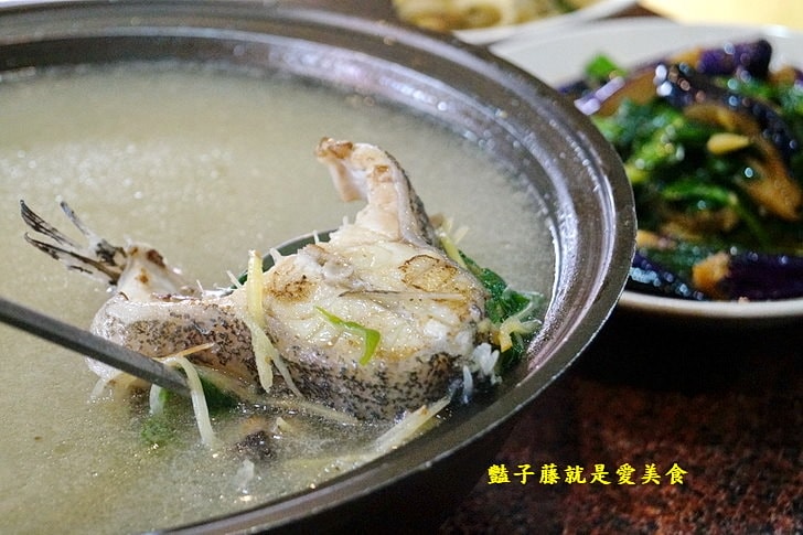 【大祥海鮮屋】台灣美食道地客家菜.台中西屯區美食.客家盆菜很經典.梅干扣肉與魚脯燜豆腐好吃又下飯