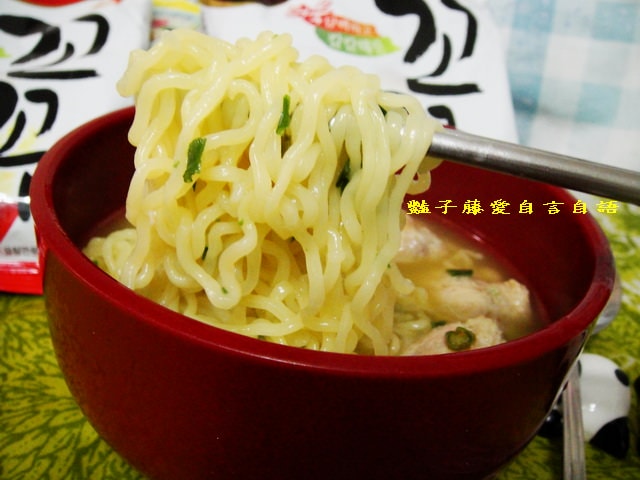 煮食麵點＆綠森林米奇熊韓國朴有天Kiss雞絲麵+Paldo咕咕麵【豔子藤美食嚐鮮試吃報告】