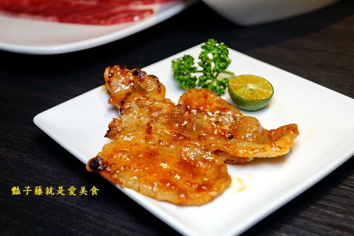 【Nikuniku肉肉燒肉五權西店】台中燒肉.1680豚肉雙人套餐.伊比利豬.松阪豬.海鮮干貝大草蝦.北谷櫻桃鴨幸福饗宴