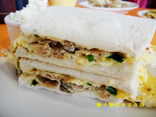 台中早午餐天味早餐。豆漿紅茶和雪花肉蛋餅的絕佳組合【豔子藤就是愛美食】登上聯合新聞網首頁