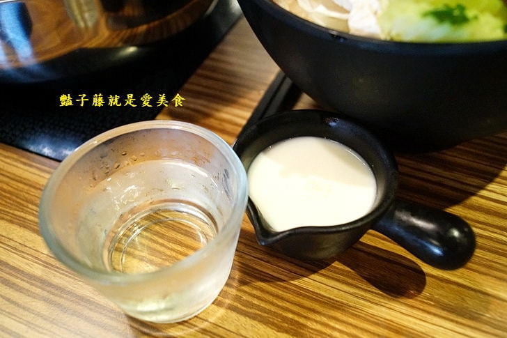 【紙鶴壽喜燒】中科壽喜燒吃到飽.西屯鍋物.壽喜昆布鴛鴦鍋.安格斯霜降牛和牛五花吃得過癮