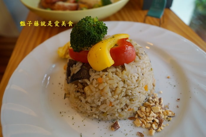 台中北平路美食．加湯專賣好湯．奶油起司焗烤麵包彈好食【豔子藤就是愛美食】