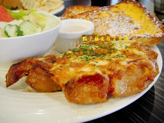鯊魚咬吐司．墨西哥丁骨厚切豬排豪邁咬一口【豔子藤就是愛美食】