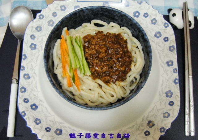 煮食麵點＆雙人徐炸醬麵番茄肉末麵。食尚界的香奈兒【豔子藤美食嚐鮮試吃報告】