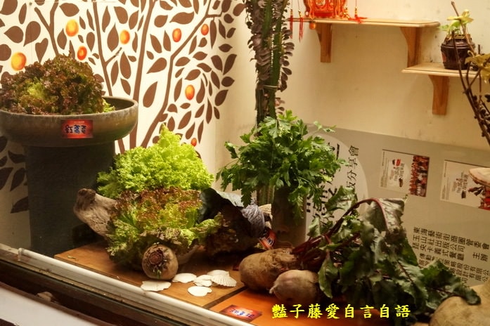 台中異國料理琵央卡義式餐廳．巷弄中的美食【豔子藤就是愛美食】