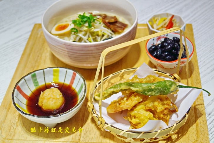 【台中梨子咖啡館】臺中音樂美食餐廳.碳烤頂級肋眼牛排.酥烤德國豬腳.關東風壽喜燒.崇德店得饗主宴