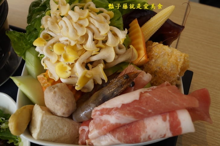 【光蠟樹喫茶館】台中下午茶.QQ珍珠冰淇淋鬆餅.丹麥金磚吐司.奶蓋綠茶.抹茶綠拿鐵.豔子藤美食地圖