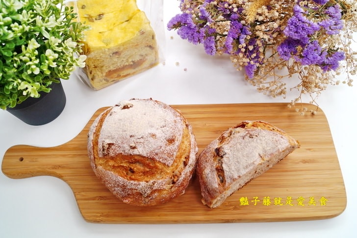 【品麵包】台中吐司專賣店.早晨六點半.中部最早出爐的完熟吐司.愛上吐司.50種吐司.日系歐式麵包細細品味