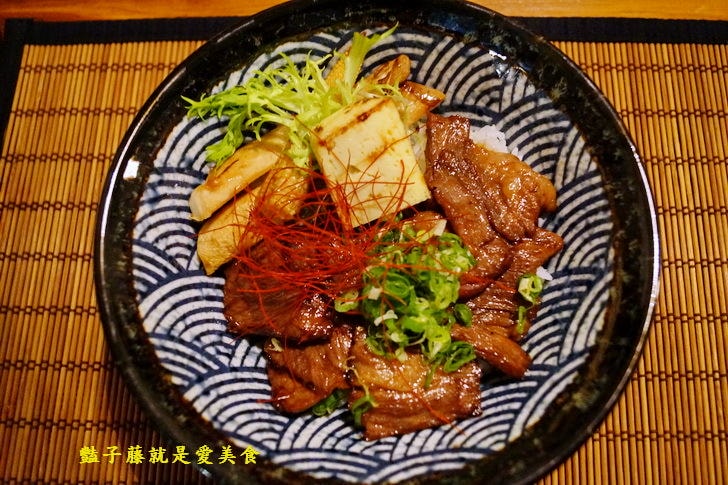 【大叔丼食．和食丼物】新竹日式料理.巷弄裡的好吃丼飯.大叔秘製犇牛丼.豪華版大叔將軍丼