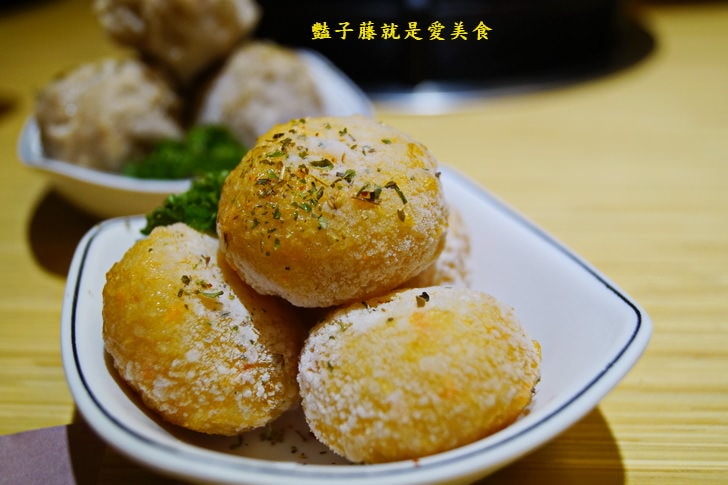 【養鍋石頭鍋涮涮鍋】台中逢甲美食.東北酸白菜霜降珍豬鍋.山藥牛奶低脂牛肉鍋.多種品鍋自由選