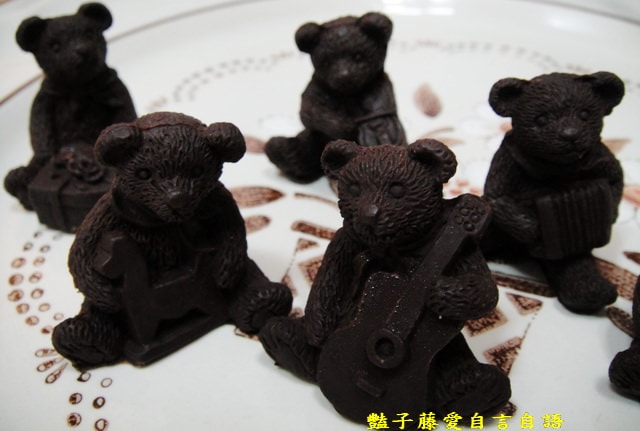 甜食糕點＆愛上巧克力Ｑpoints熊家族情人節禮盒。可愛到不行【豔子藤美食嚐鮮試吃報告】
