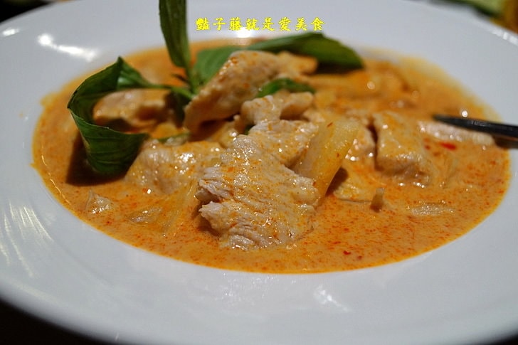 【泰食尚泰式餐廳】台中南屯泰式料理大墩店．紅咖哩炒椰汁豬搭泰國茉莉香米飯．咖哩草蝦滑蛋柔嫩好吃