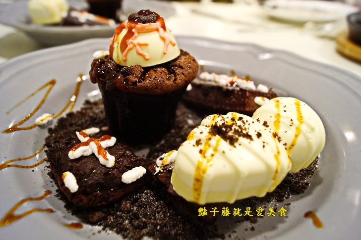 冰果甜心．萬聖節墳場開趴．魔法南瓜．鬼棺．木乃伊祭壇來搗蛋【豔子藤就是愛美食】
