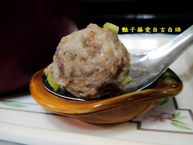 煲炖湯品＆活叻小丸子。三鮮貢丸+芋頭貢丸+泡菜貢丸爆汁超好吃【豔子藤美食嚐鮮試吃報告】