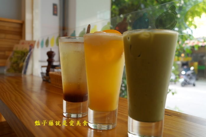 台中北平路美食．加湯專賣好湯．奶油起司焗烤麵包彈好食【豔子藤就是愛美食】