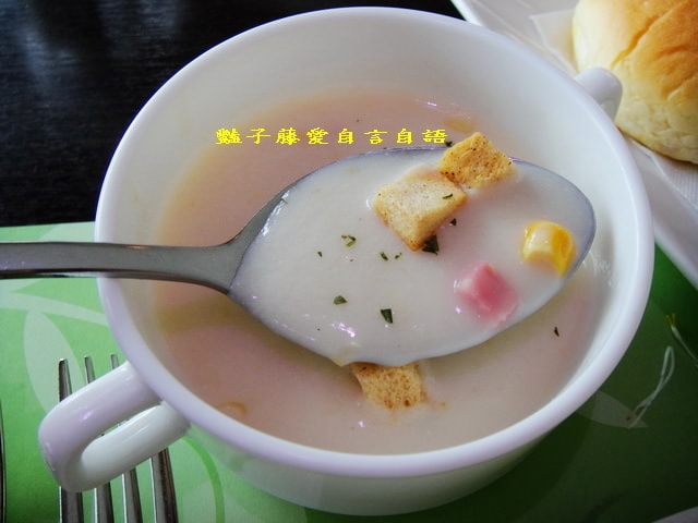 台中異國美食＆日光．郡美味饗宴燒烤香草豬肋排+鄉村香料烤春雞【豔子藤就是愛美食】